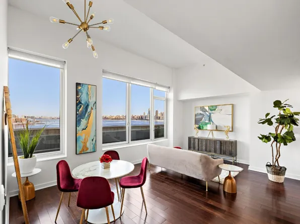 1000 Avenue At Port Imperial image 1 of 25