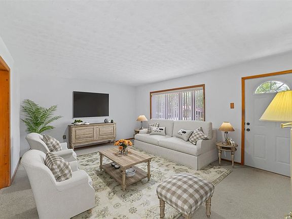 3rd image of 1207 Apple St