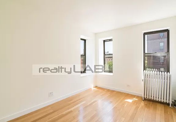 5th image of 934 Sterling Pl APT 3L