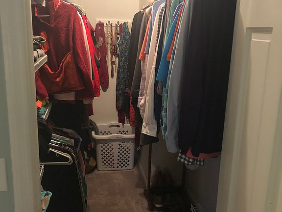 master bedroom walkin cloest