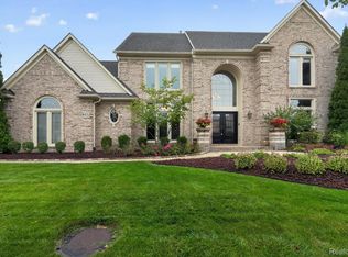 6832 Kennesaw Rd, Canton, MI 48187