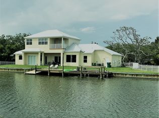 418 N 1st St, Cocoa Beach, FL 32931