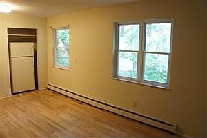 1st image of 4023 Saint Lawrence Ave APT 8