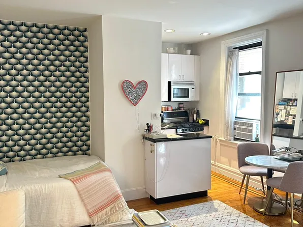 26 Grove St APT 5G, New York, NY 10014