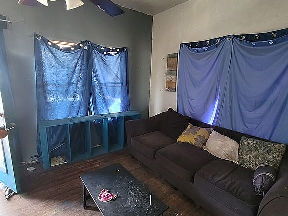 5th image of 581 W Wilson Ave