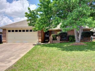 7409 Sean Dr, North Richland Hills, TX 76182