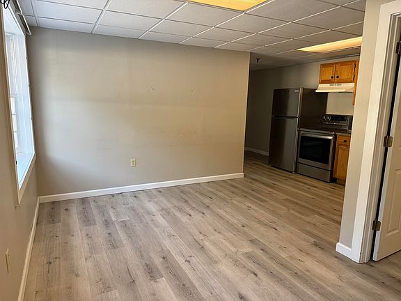 3rd image of 4 Commerce St