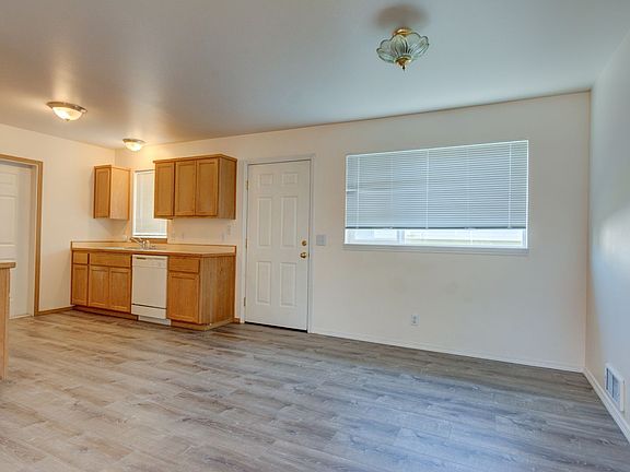4th image of 1368 NW Elwha St #1