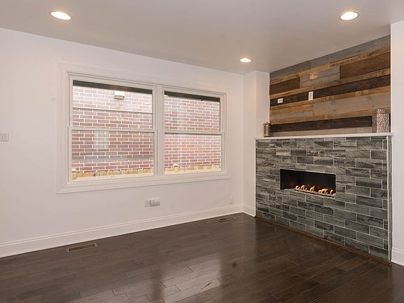 4th image of 4541 N Wolcott Ave Unit D