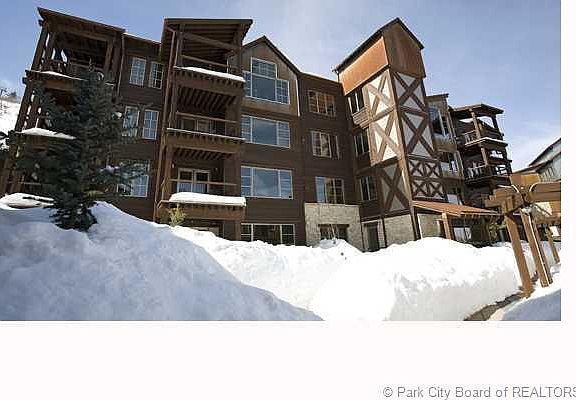 2nd image of 1825 Three Kings Dr #401