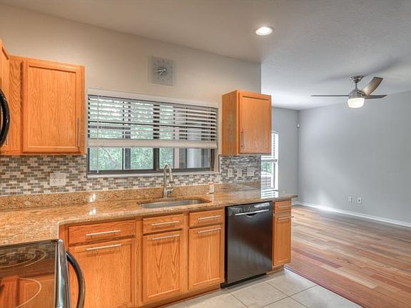 5th image of 30109 Mossbank Dr