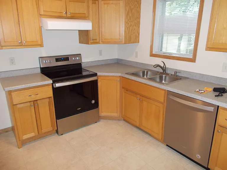 1020 Stinson St — Photo 16