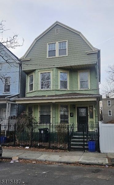 1st image of 212 3Rd St
