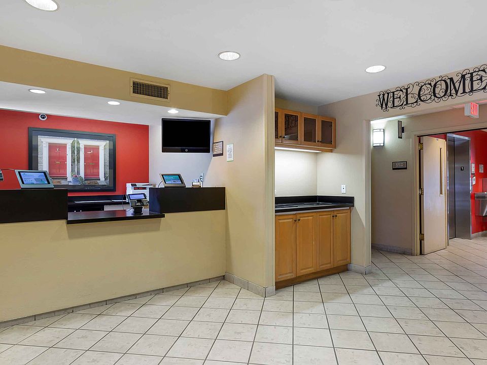 Lobby and Guest Check-in