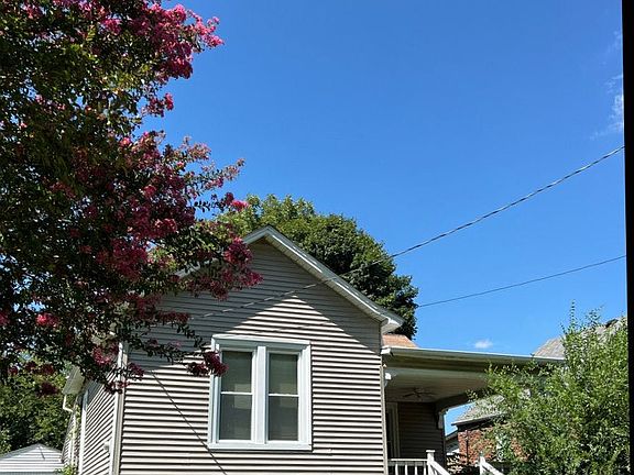 3rd image of 406 E Charlestown Ave