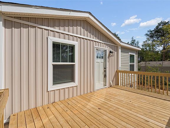 4th image of 425 Stewart Rd