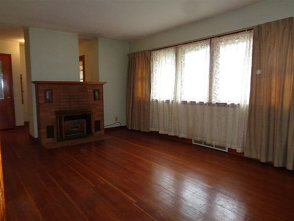 2nd image of 125 Altenberg Ave