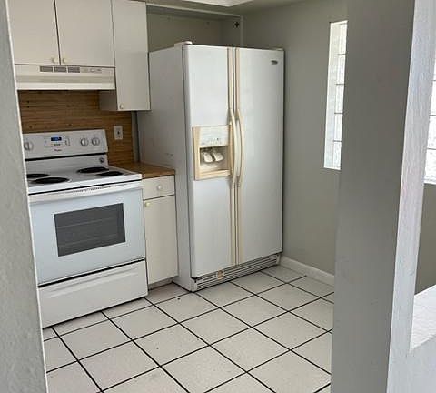 5th image of 37 SE 24th Ave