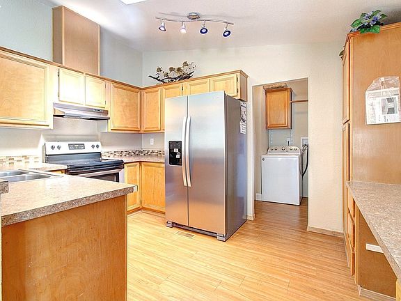 5th image of 5320 NE 75th Avenue