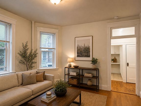 3rd image of 43 Strathmore Rd #4