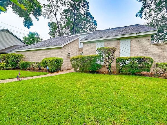 3rd image of 3631 Glenpine Dr