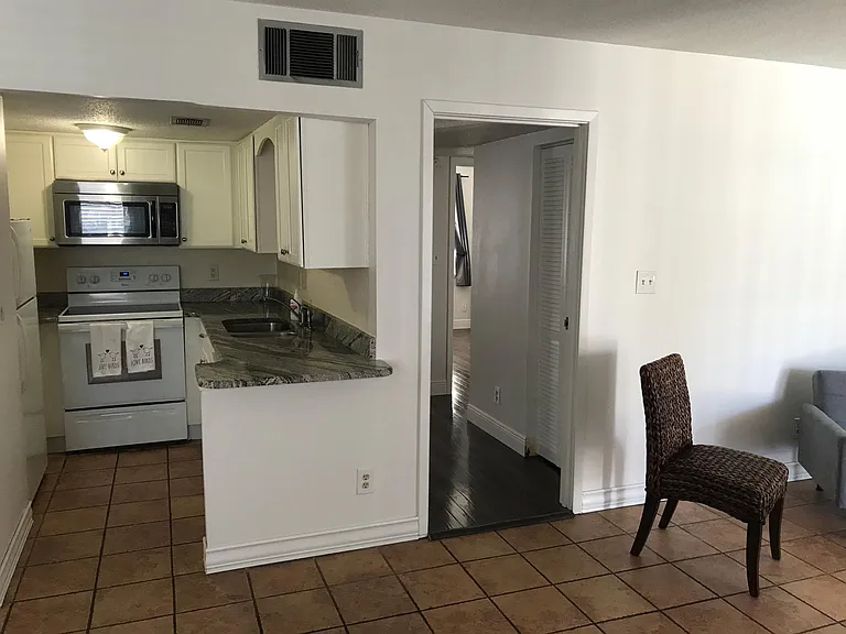 101 Old Ferry Rd #10C — Photo 21