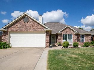 824 Ridgecrest Ct, Aubrey, TX 76227