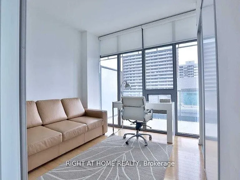 33 Charles St E #1005 — Photo 6
