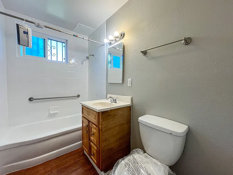 11303 S Lemoli Ave — Photo 36
