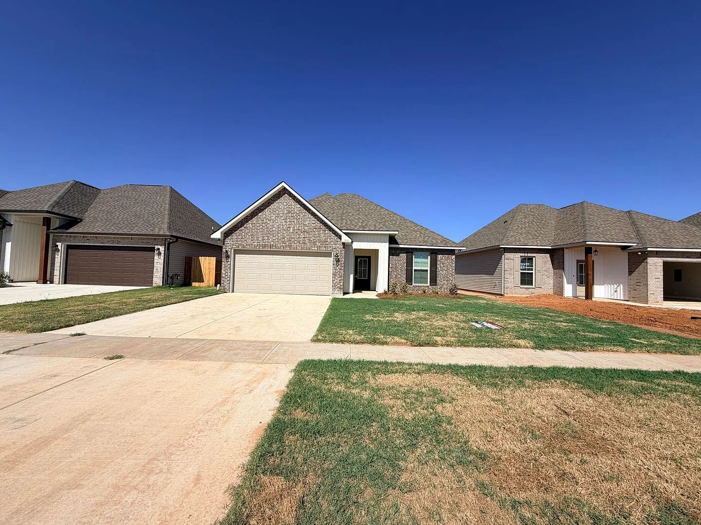 Move in Special! Half off First Month's rent!! Brand New Construction... Just minutes to Barksdal... — Photo 2