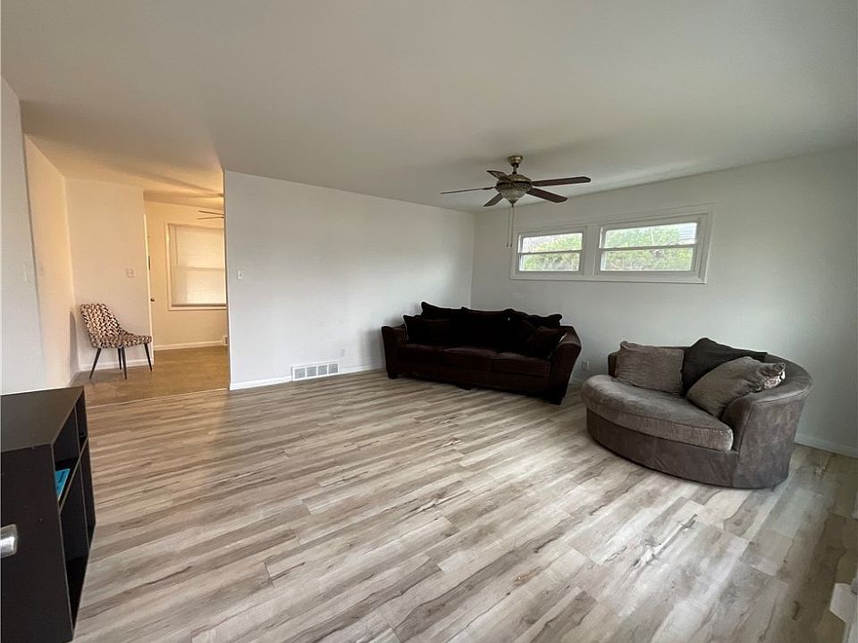 2nd image of 139 Isabella Dr