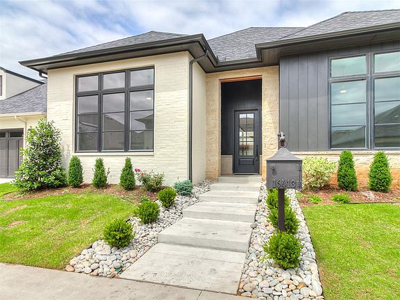 4th image of 16413 Burgundy East Dr
