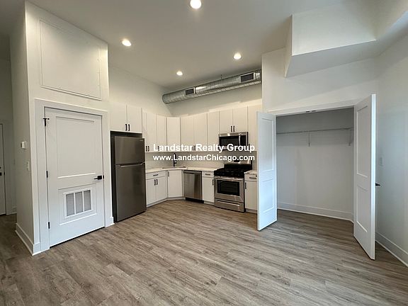 5th image of 4730 N Western Ave #202
