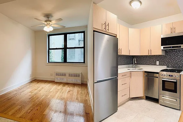 Rented by Quest Realty Sunnyside Corp | media 10