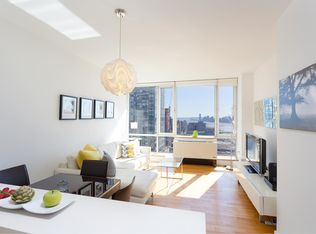 635 W 42nd St APT 10M, New York, NY 10036