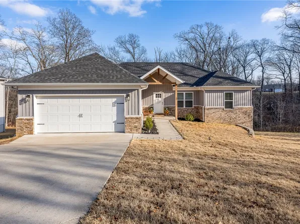 10 Brunswick Dr, Bella Vista, AR 72715
