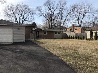 540 Huehl Rd, Northbrook, IL 60062