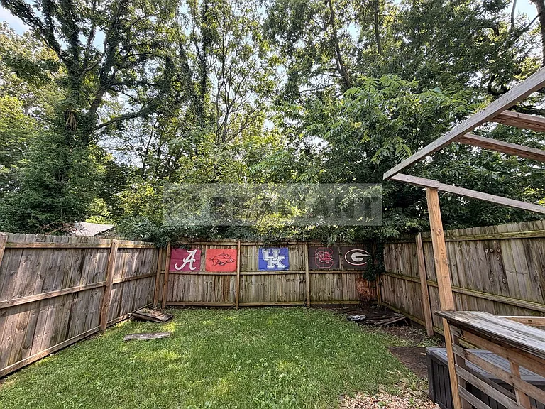 438 Kenton St — Photo 21