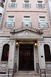 Rented by La Seven Inc.