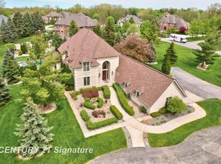 8266 Pine Hollow Trl, Grand Blanc, MI 48439