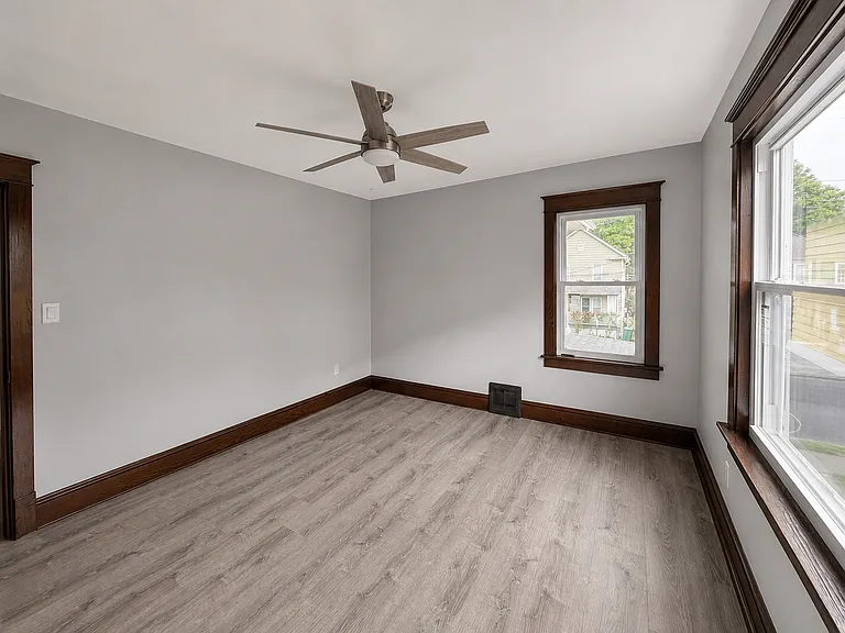 832 Thomas St #834 — Photo 15