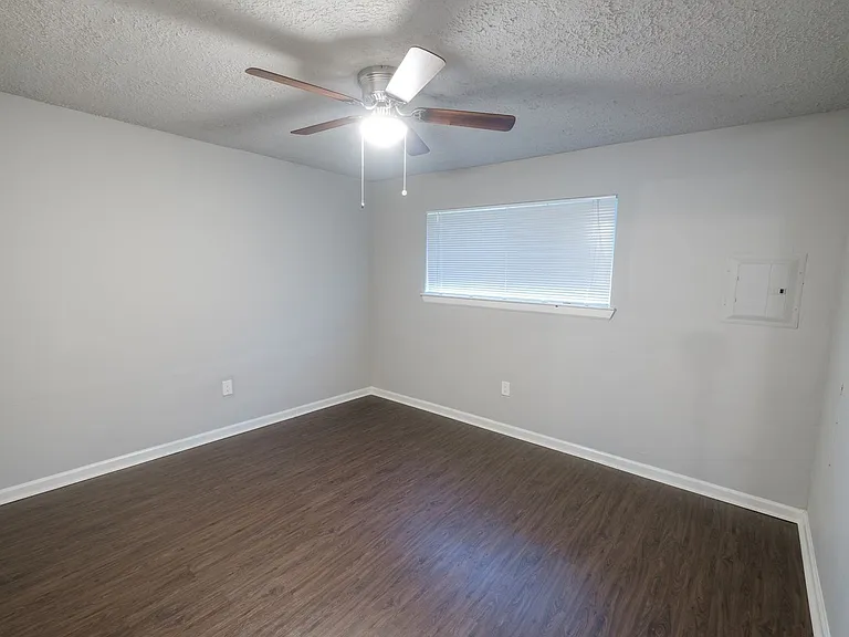 6519 Sloan St #8 — Photo 7
