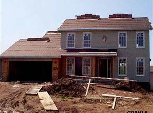 2133 Cobblestone Dr, Papillion, NE 68133