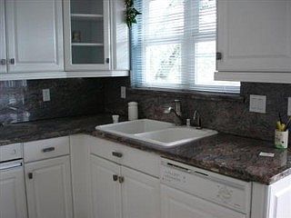 3rd image of 4554 Woodview Ln