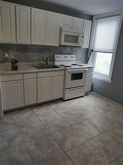 2nd image of 748 N 43rd St