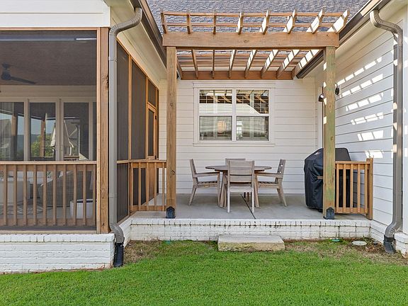 5th image of 1198 Leconte Cir