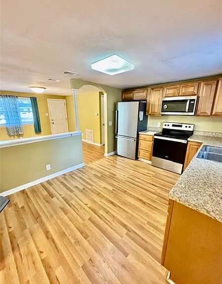 904 Sherman Ave — Photo 4