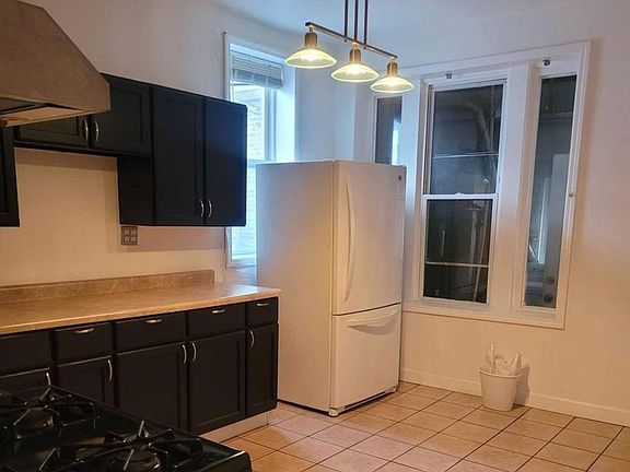 5th image of 3253 S Halsted St Floor 1