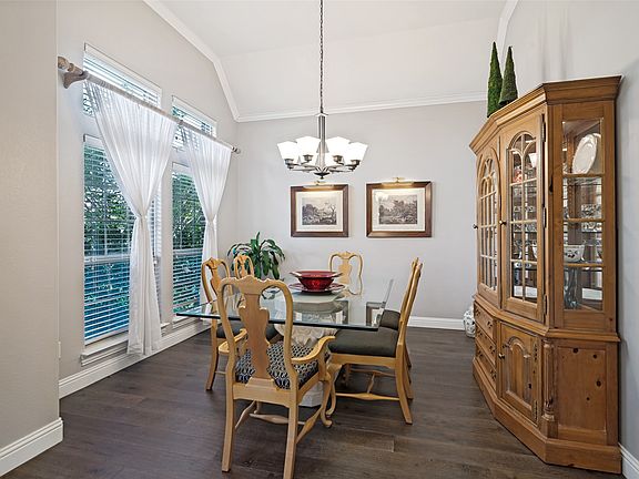 5th image of 676 Princeton Way
