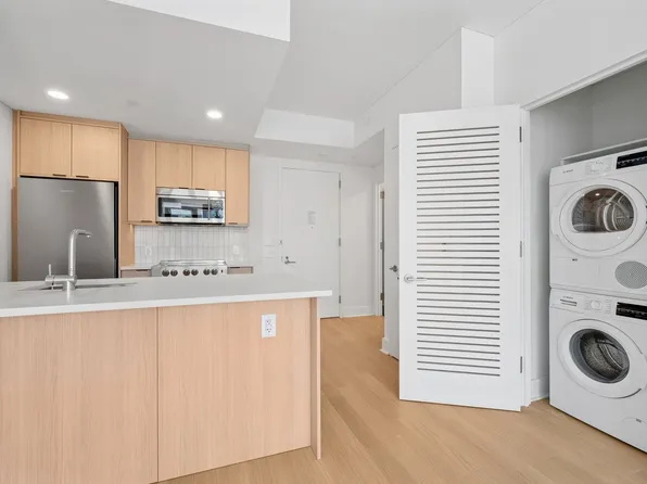 499 President Street image 8 of 36